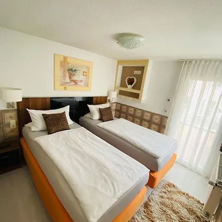 T&K Appartements Bad Homburg vor der Höhe Esterno foto