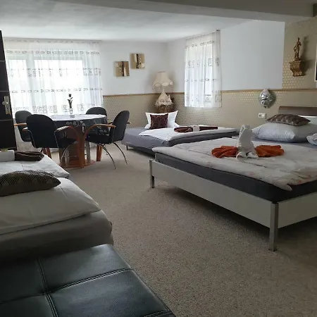 T&K Appartements Bad Homburg vor der Höhe Esterno foto